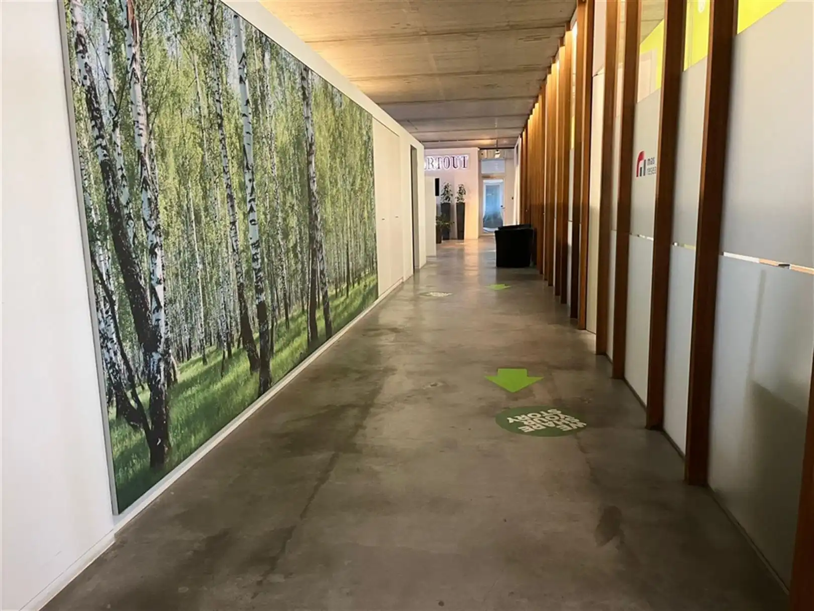 Kantoorgebouw foto 4