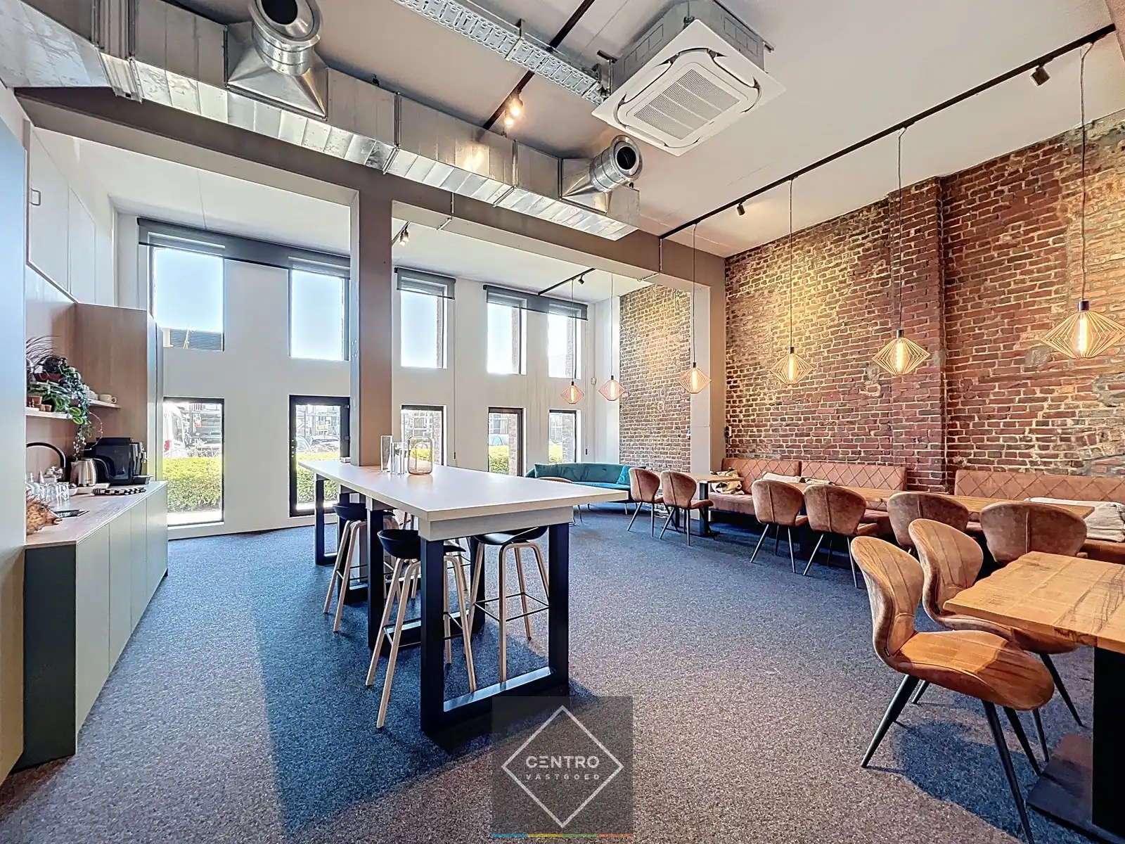 Instapklare, recent GERENOVEERDE, KANTOORRUIMTE op het gelijkvloers (725m²) in het handelscentrum "Pottelberg" te Kortrijk ! foto 19