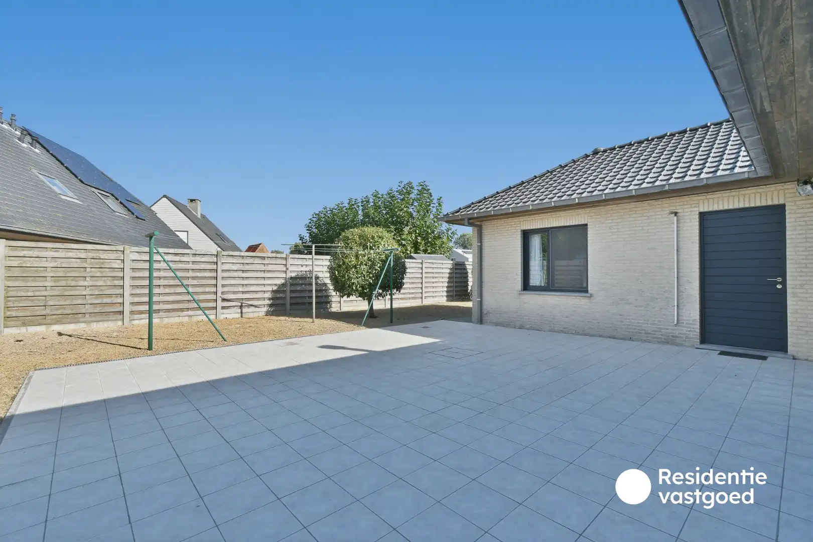 Verzorgde alleenstaande bungalow met tuin, garage en groot terras in het rustige Ettelgem foto 16