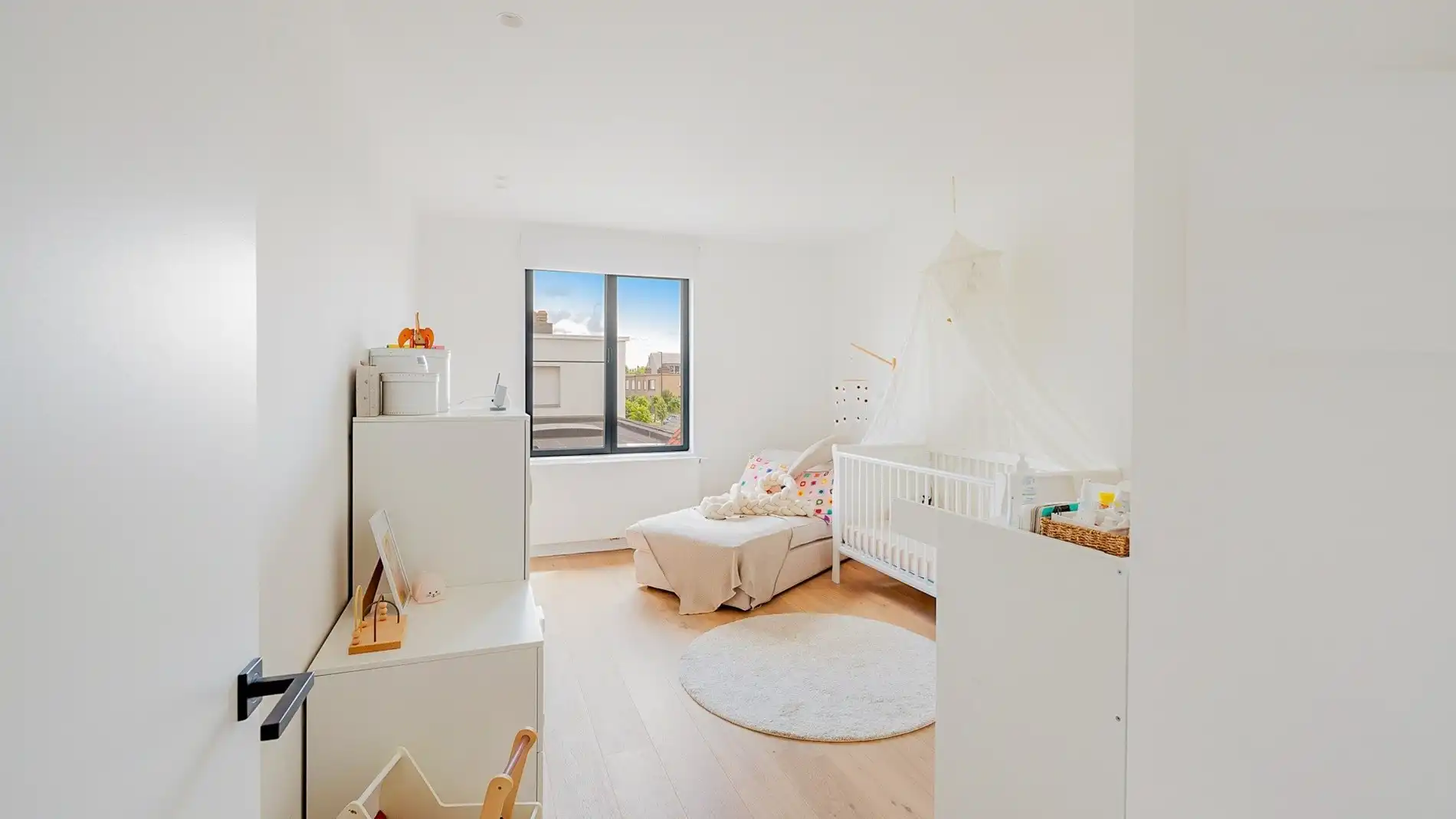 Compleet vernieuwd huis met garage te Oud Knokke foto 17