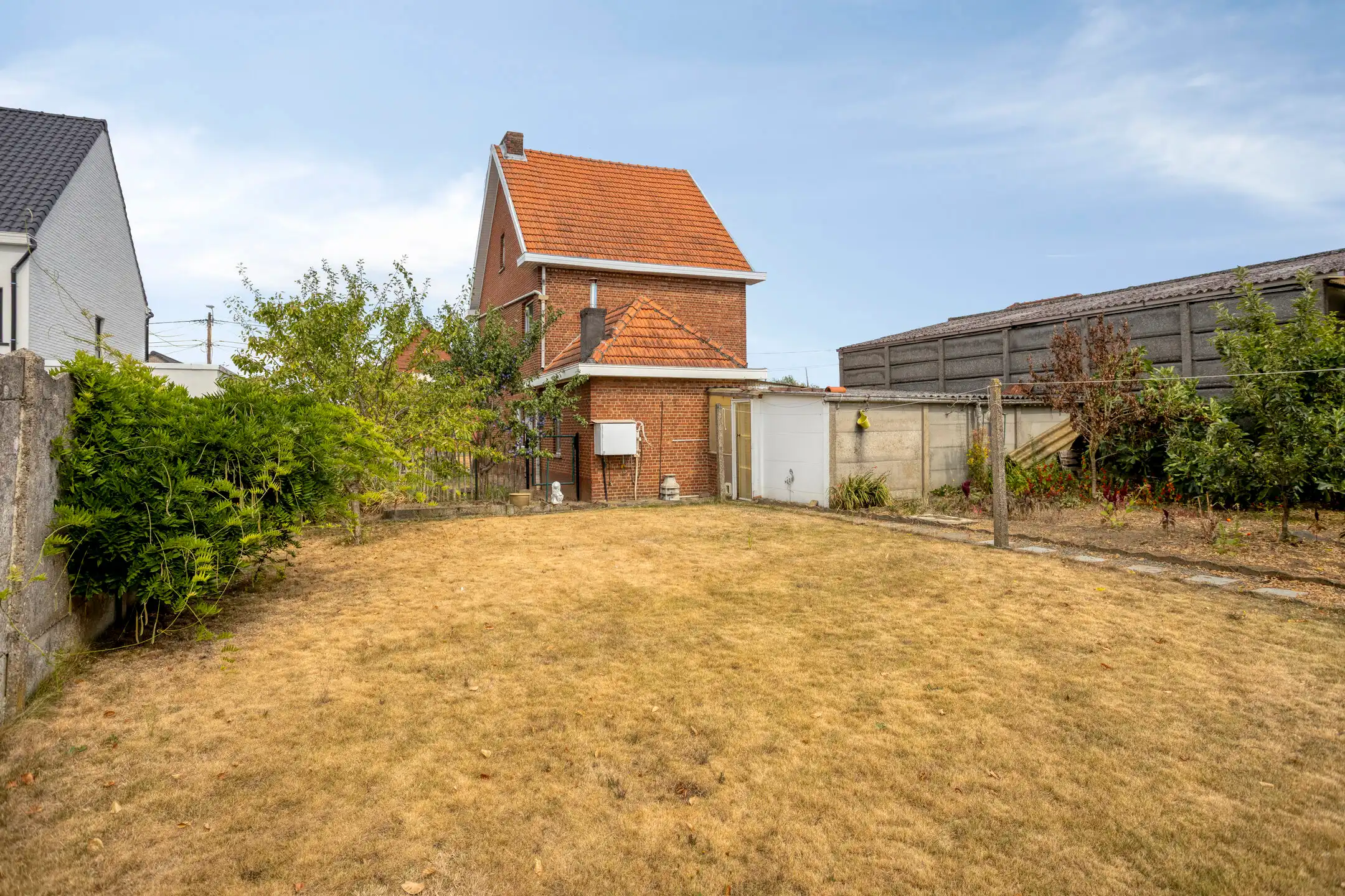Goed gelegen woning met veel potentieel  foto 21