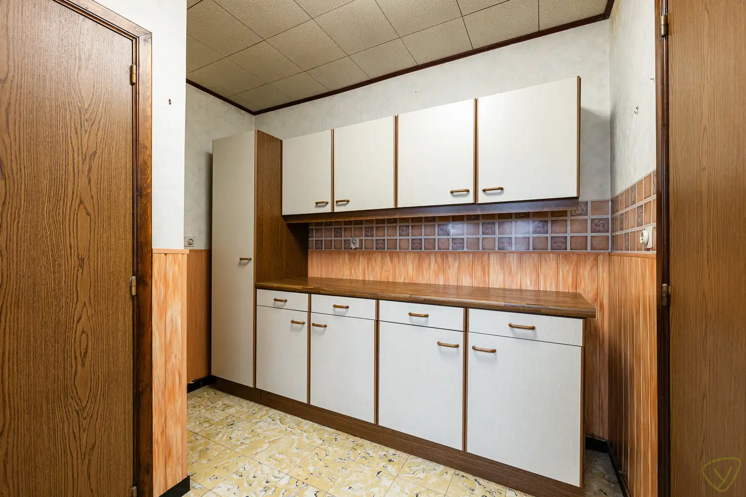 Ruime woning met een gunstige ligging te Eeklo! foto 10