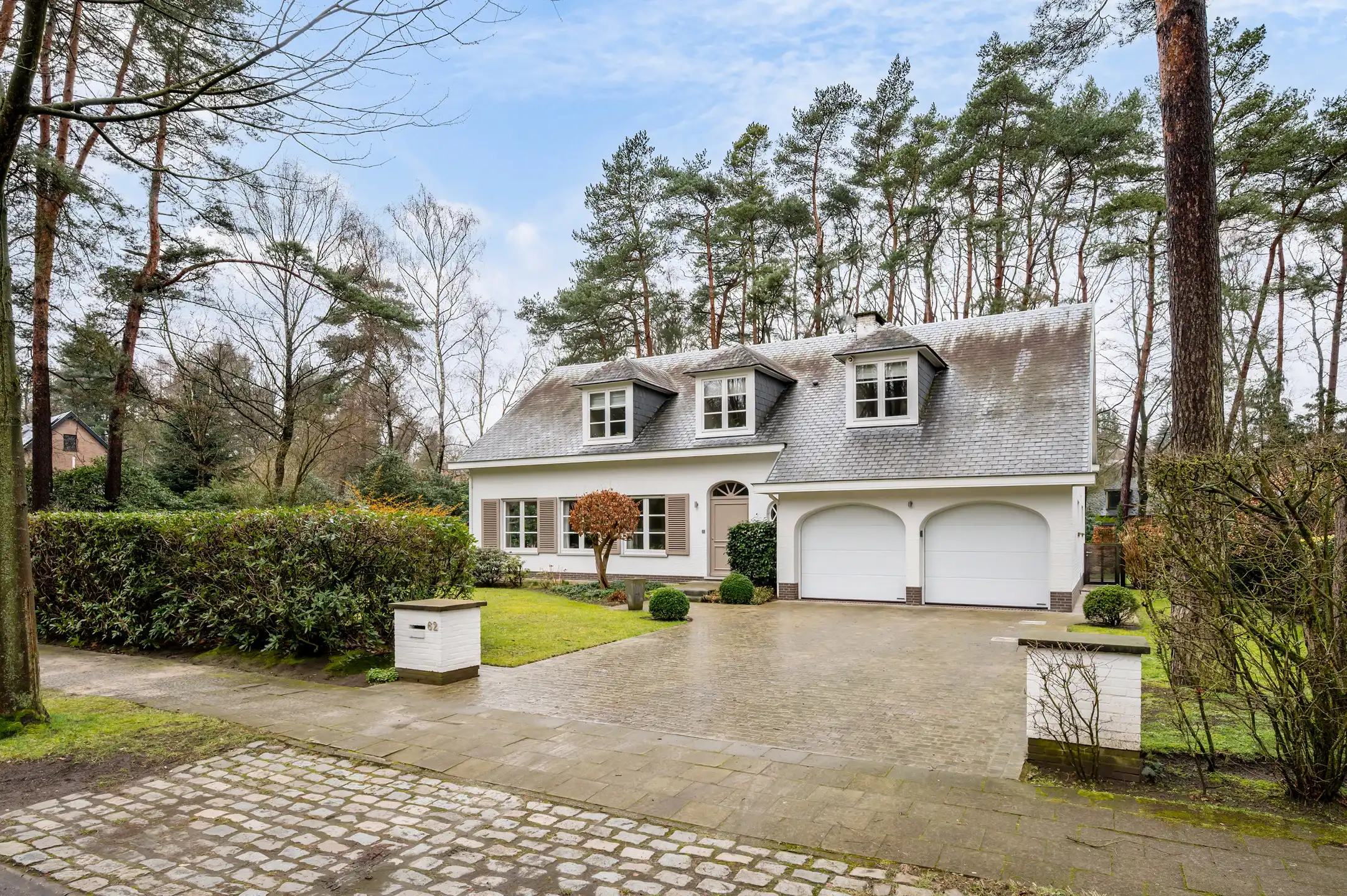 Statige villa gelegen op een prachtig perceel van ca. 1816m² in een rustige, groene residentiële omgeving.  foto 20