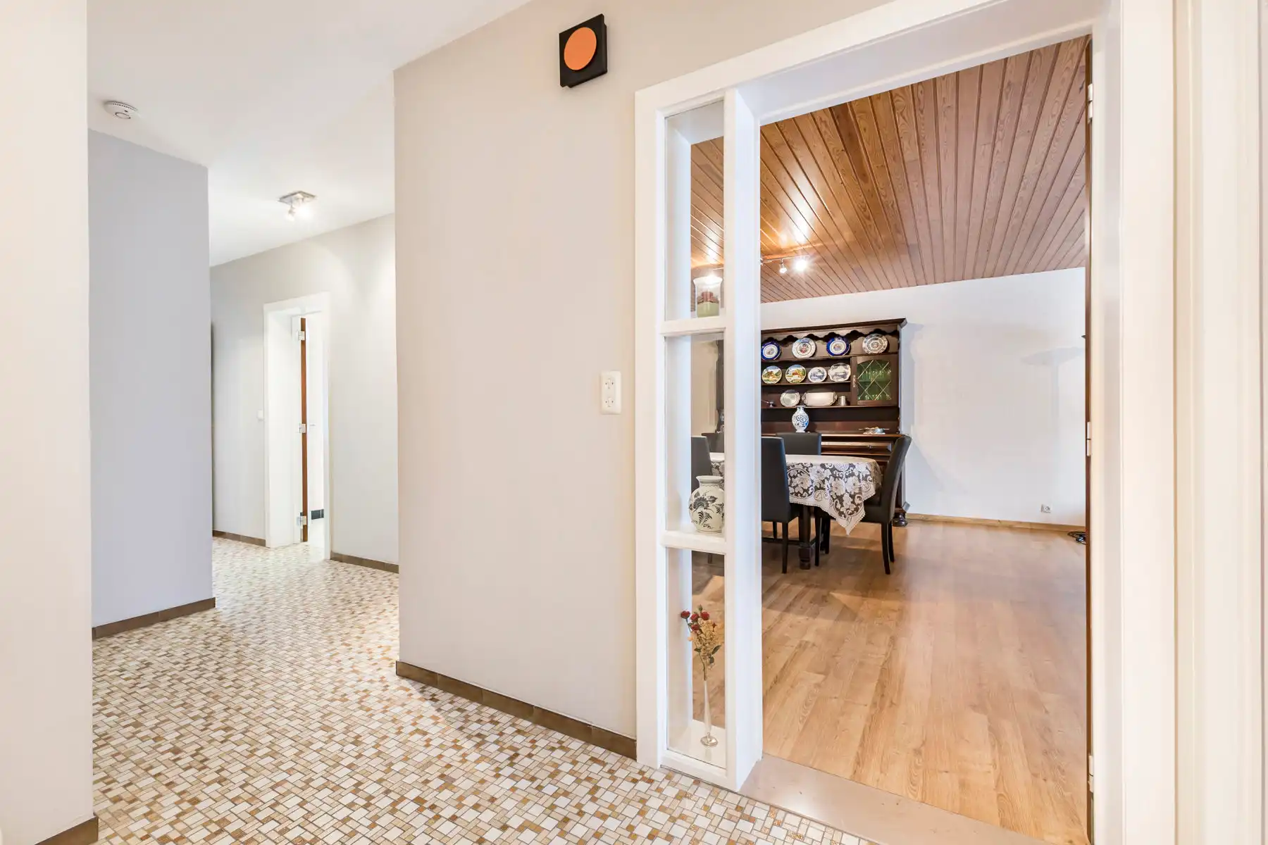 Goed gelegen appartement met 2 slaapkamers en bureau foto 4