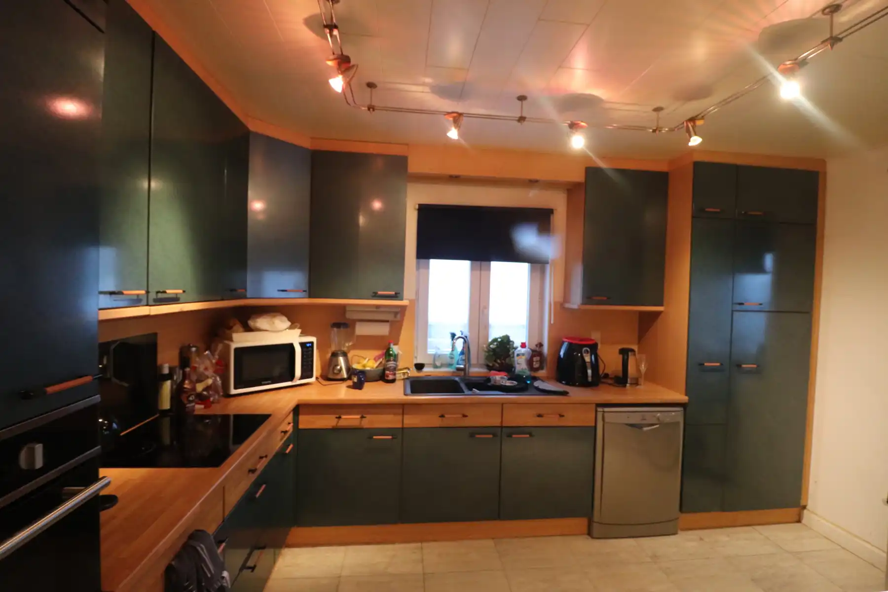 Een appartement op de benedenverdieping met 2 à 3 slaapkamers, garage en terras, vlakbij het centrum van Beerse. foto 5