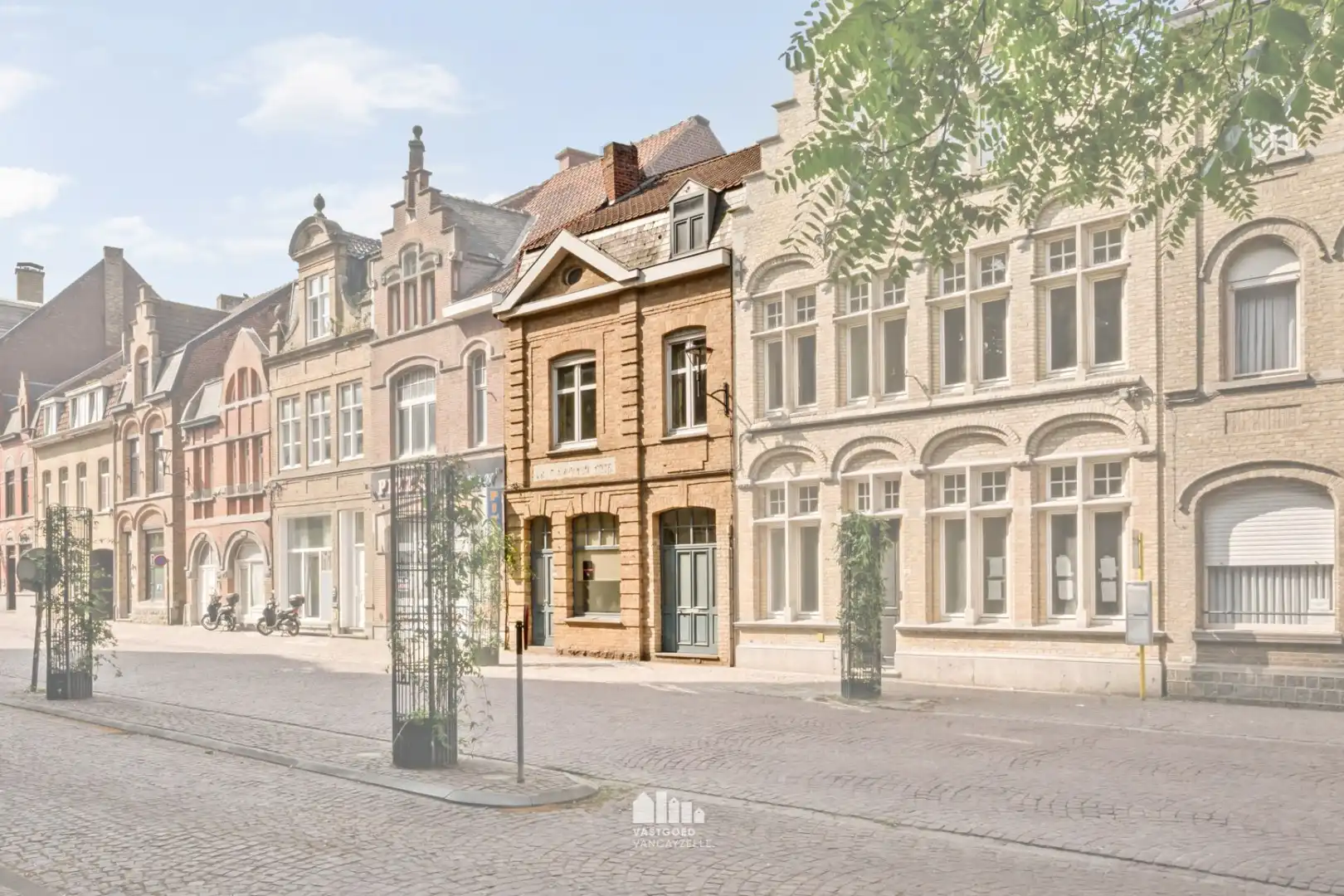 Karaktervolle herenwoning met zonnige stadstuin en smalle, inpandige garage  foto 4