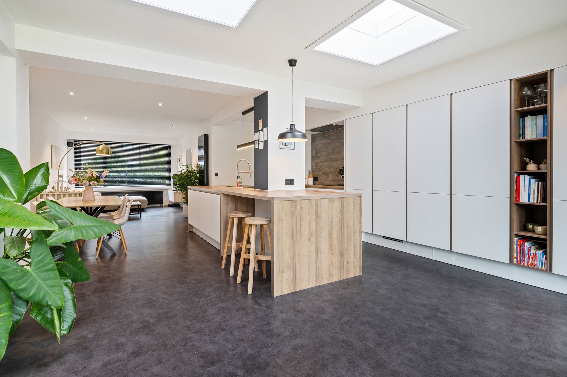 Mooi gerenoveerde woning op toplocatie nabij centrum Kontich foto 6