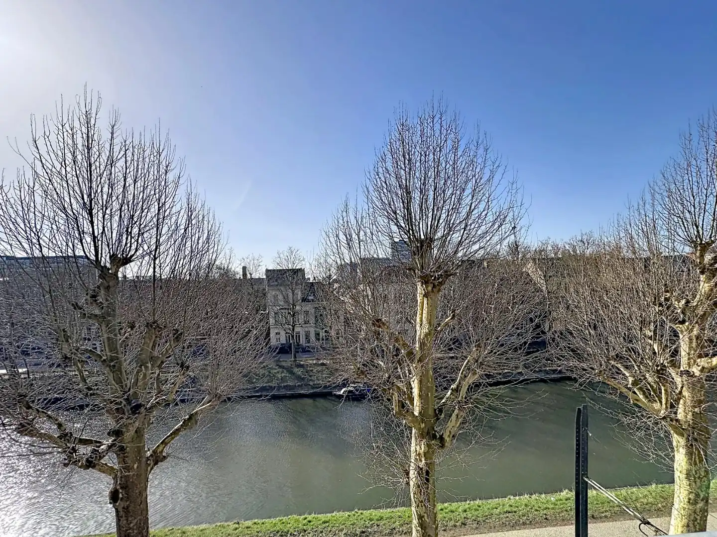 Appartement met slaaphoek en zonnig terras gelegen aan de Coupure foto 7