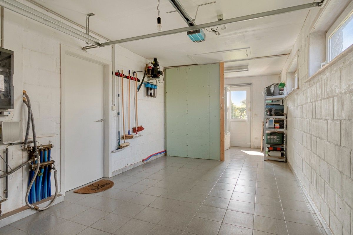Alleenstaande woning aan de groene stadsrand van Ronse foto 9