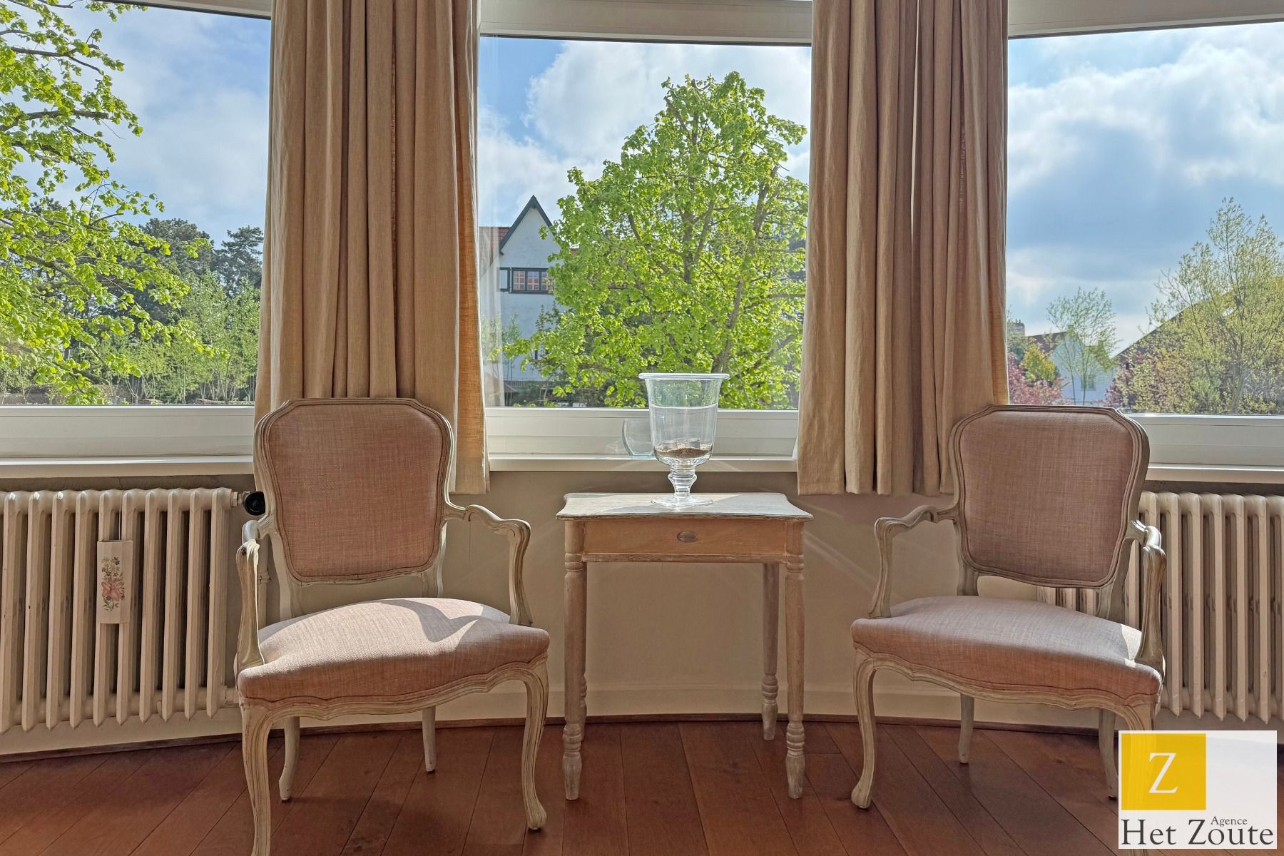 Te renoveren appartement in iconische residentie te Knokke foto 9