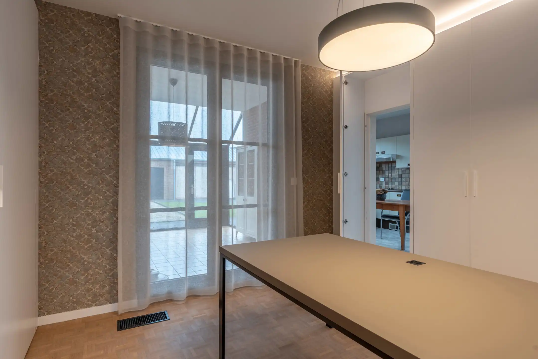 Op te frissen woning met 3-4 slpk op toplocatie te Arendonk foto 9