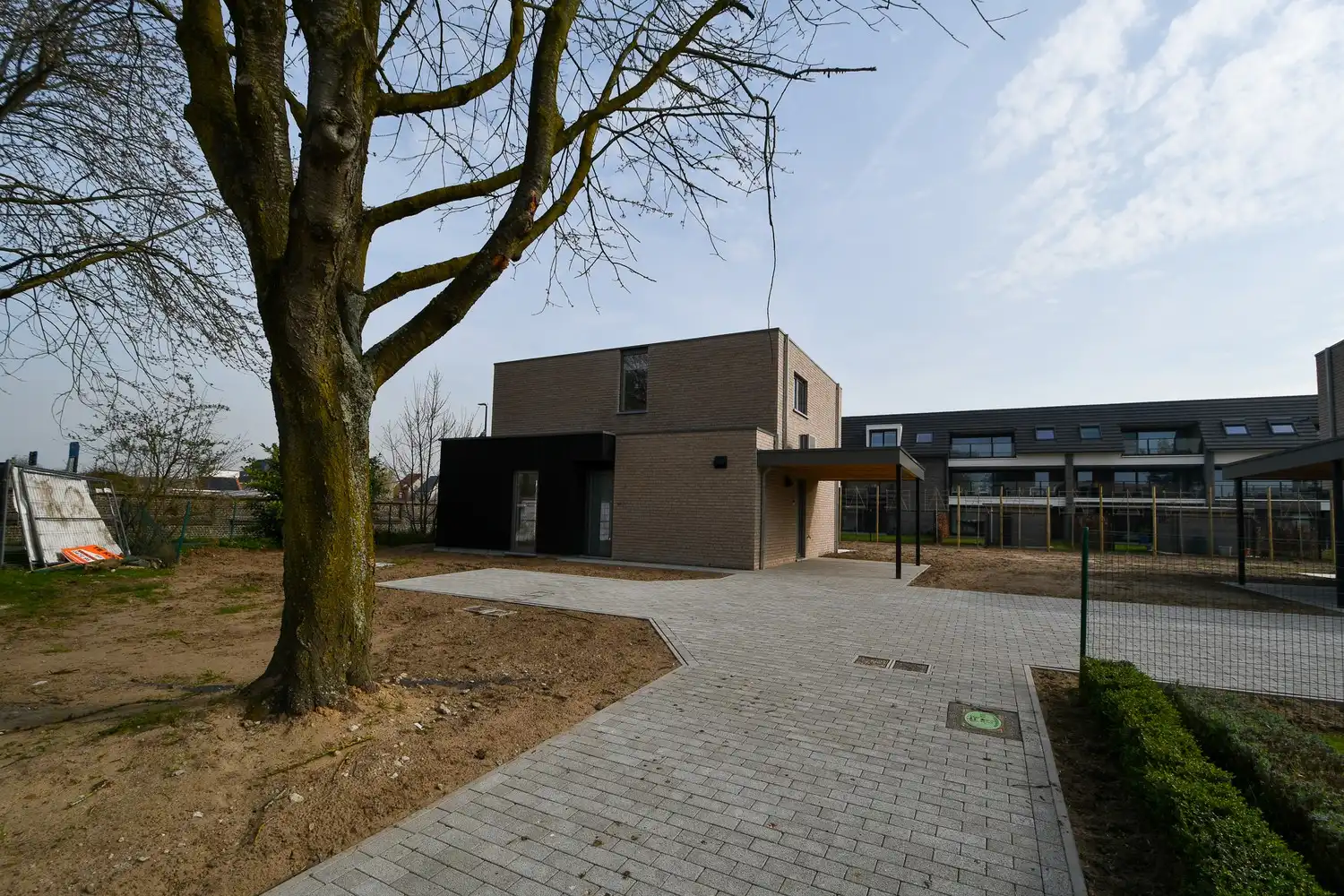 Energiezuinige nieuwbouwwoning met 3 slaapkamers en carport op een rustige locatie foto 3
