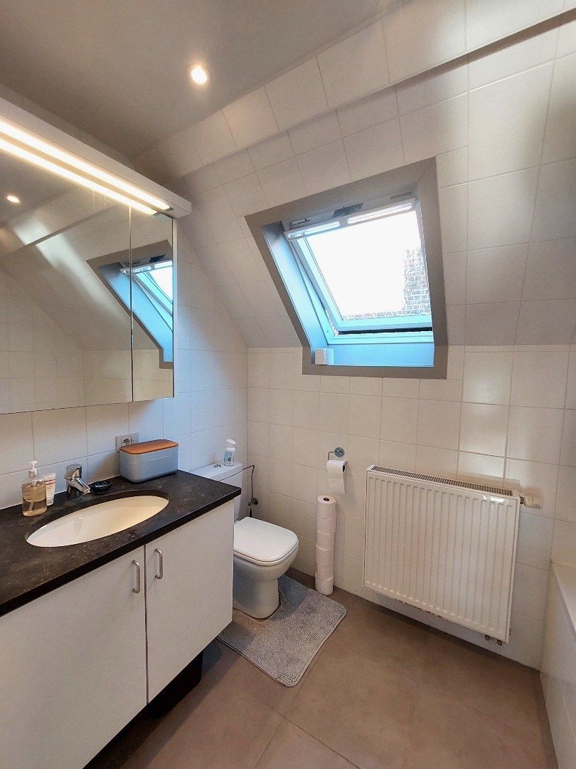 GEZELLIGE STUDIO IN HET CENTRUM VAN AARSELE MET 1 SLPK | TERRAS EN AUTOSTAANPLAATS foto 6