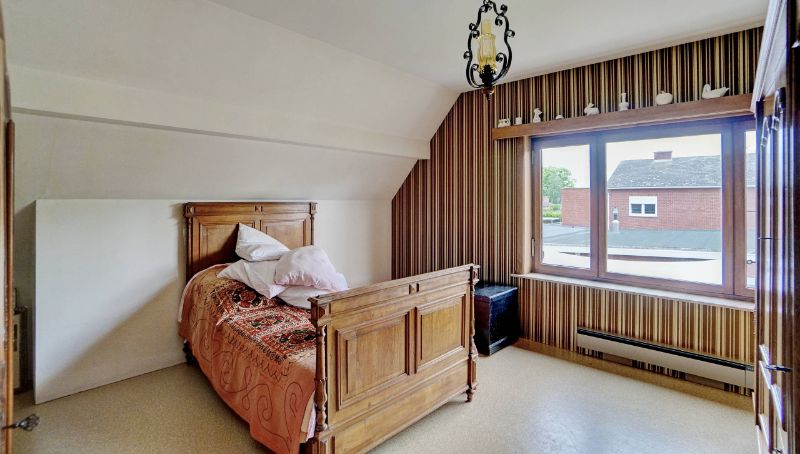 Klassieke villa van 305m² met ruime garage op 7 are 48 ca foto 12