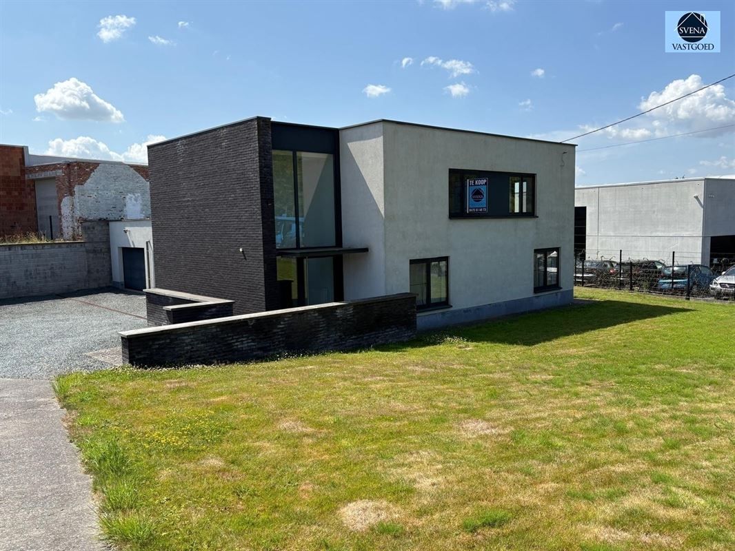 APPARTEMENT MET MAGAZIJN GELEGEN IN KMO ZONE foto 4