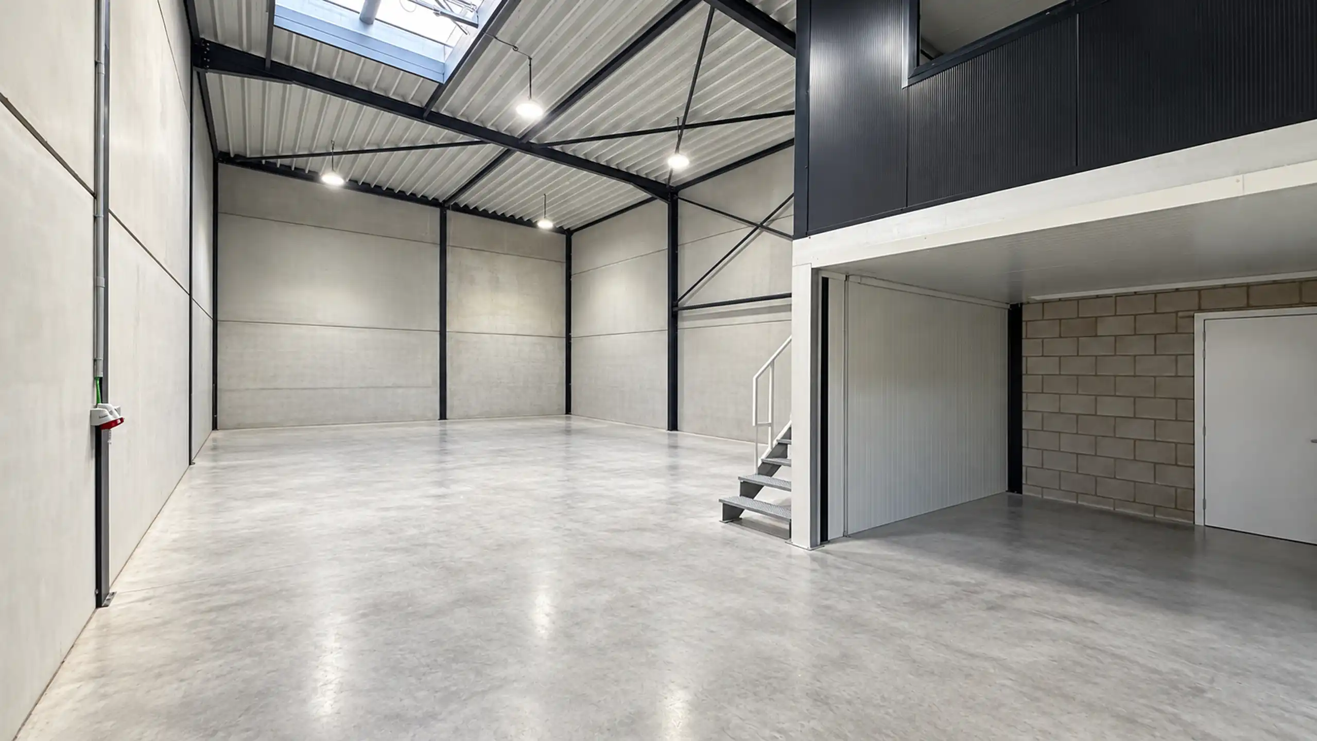 Moderne KMO-unit van 180 m² + bureau te huur in Beringen! foto 4