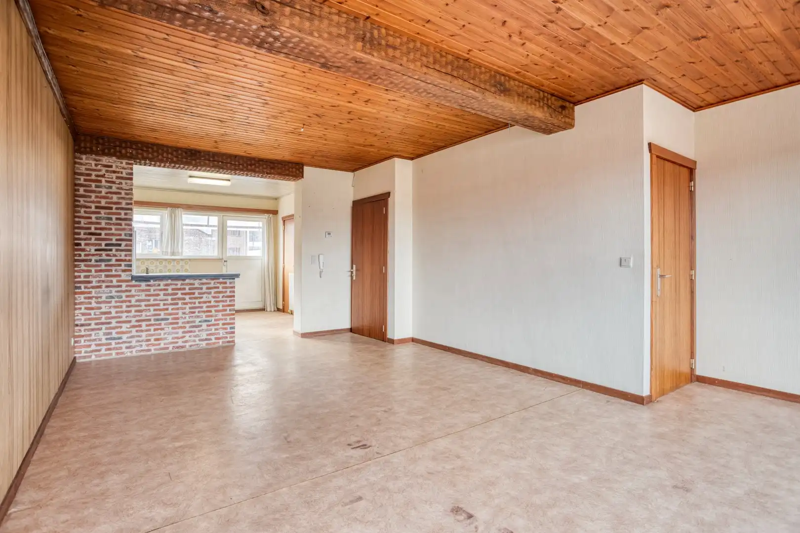 Te verbouwen opbrengsteigendom met twee vergunde appartement foto 14