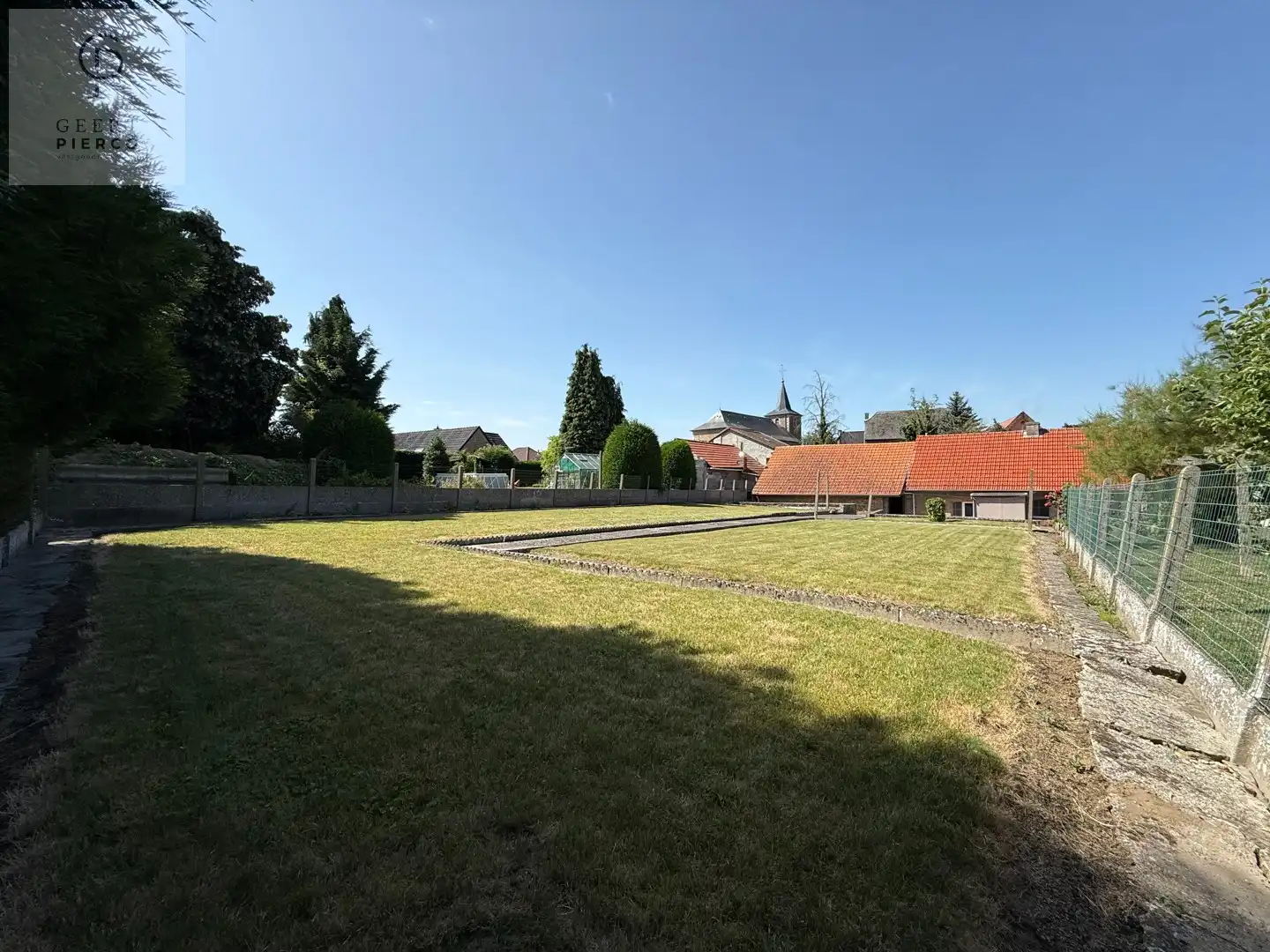 Charmante woning met schuur foto 21