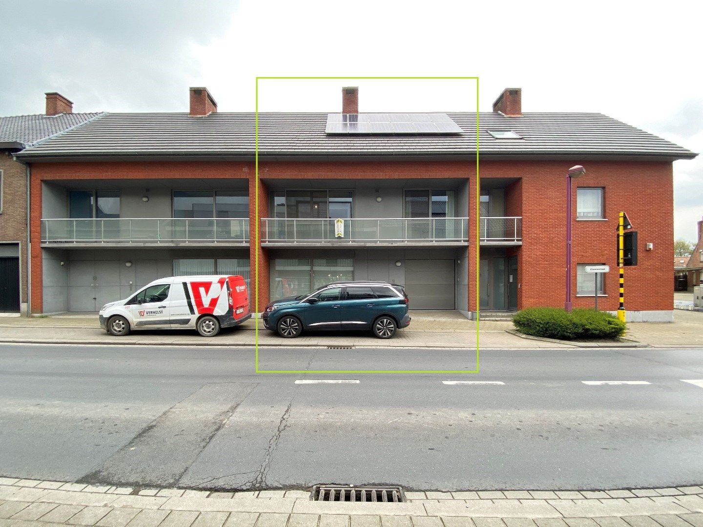 CENTRAAL GELEGEN RIJWONING MET 3 SLPKS EN GARAGE foto 1