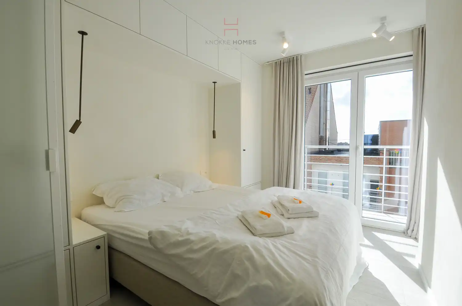 Gerenoveerd appartement met panoramisch zeezicht aan de Zeedijk in Knokke-Duinbergen foto 10