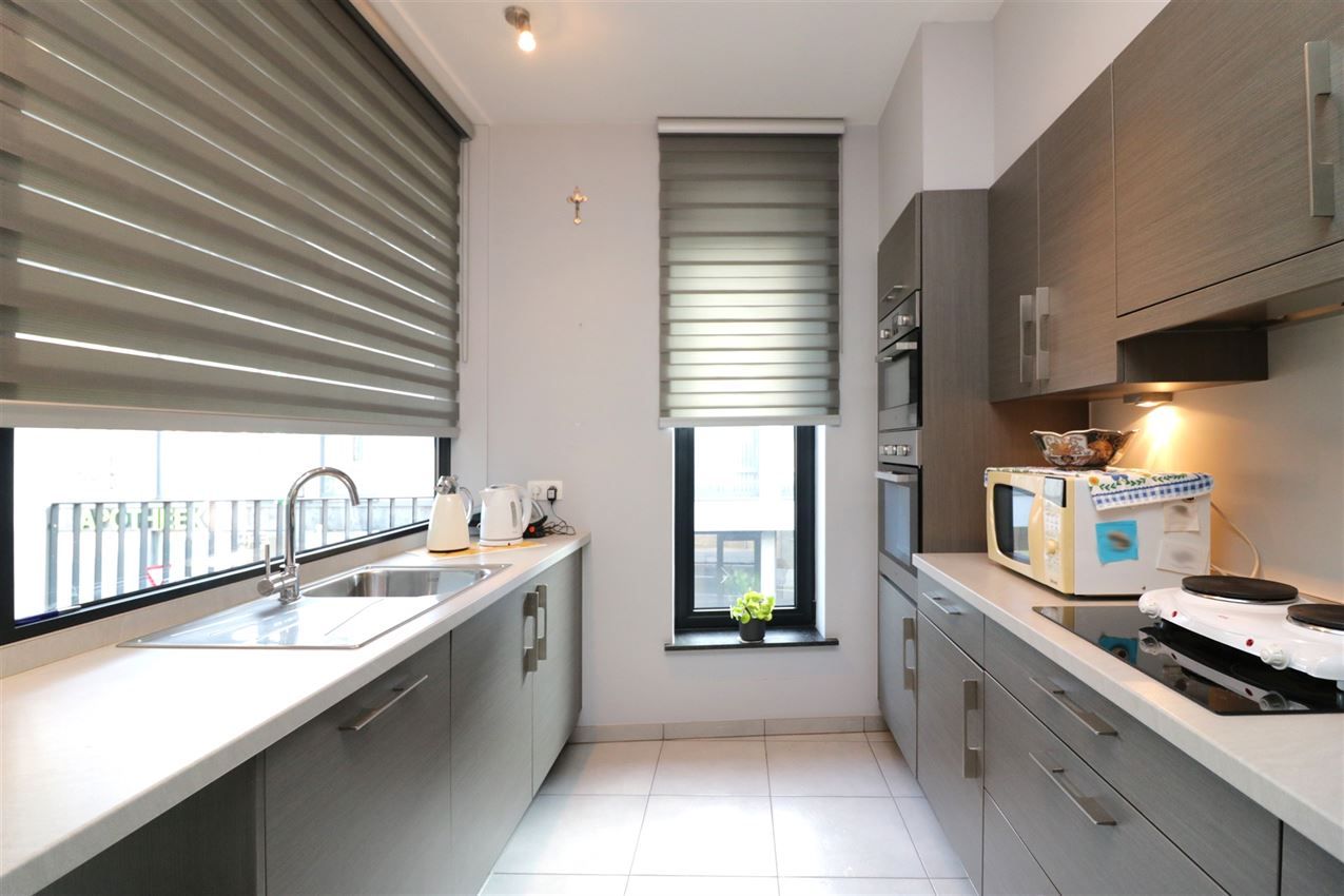 Appartement, 1ste verdieping, volle centrum, terras, 1 ruime slpk foto 11