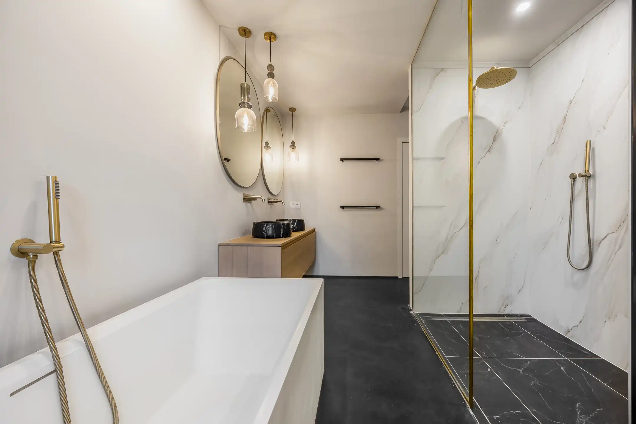 Een designparel in het groen met prachtige buiten bar foto 27