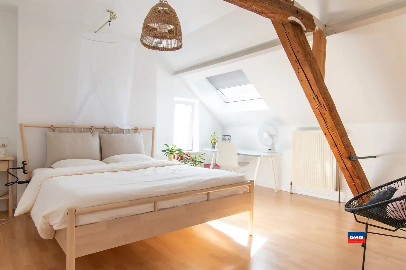 Authentieke woning met zes slaapkamers en tuin met toegang naar de steenbakkerij foto 15