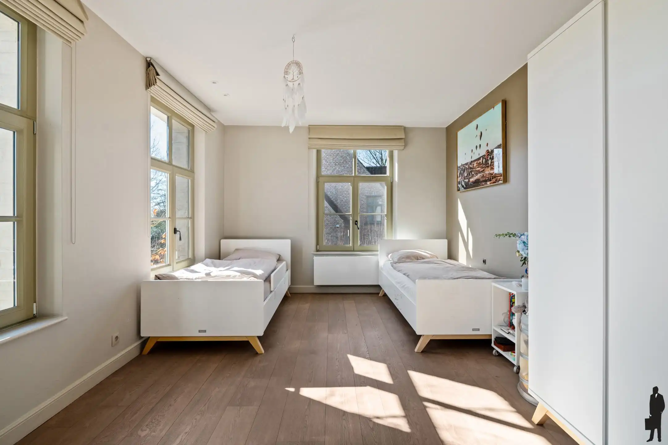 Prachtige woning met 4 slpks, 2 badks en ZW tuin met privacy foto 27