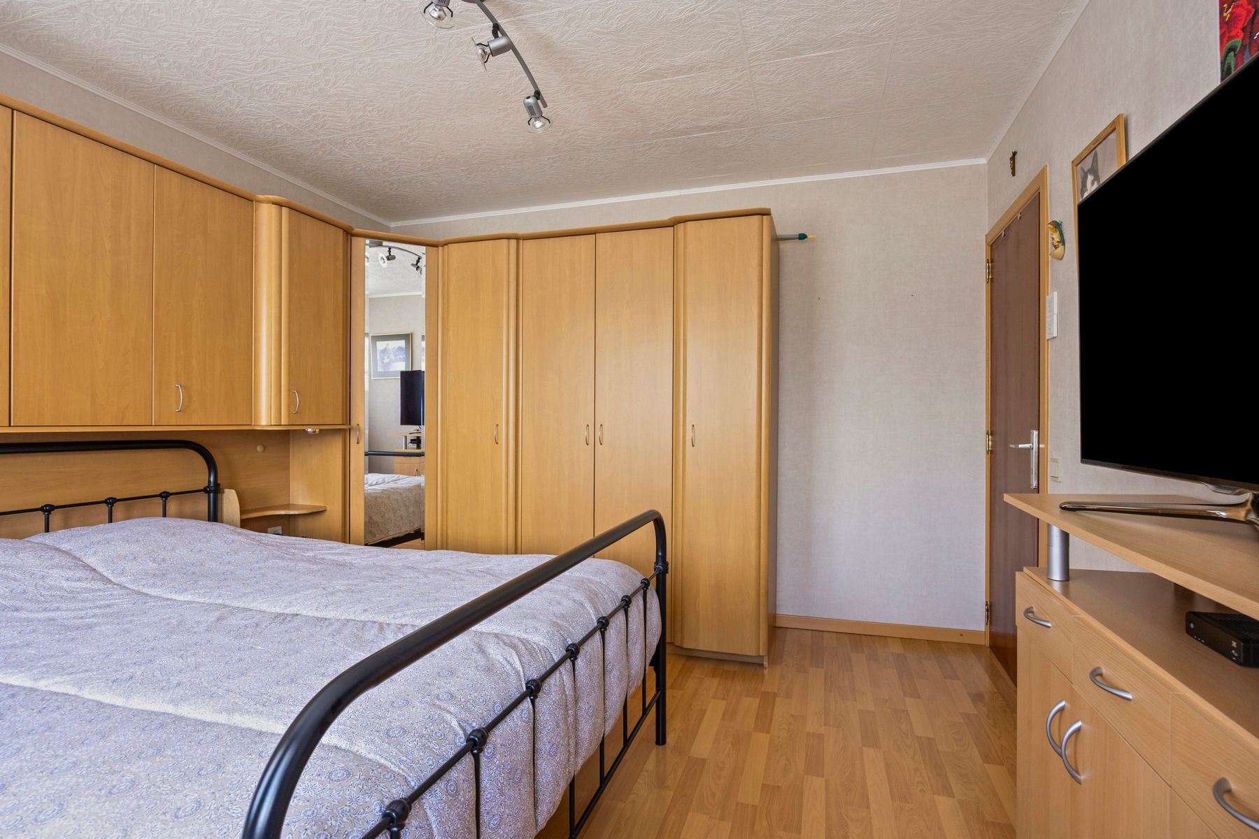 Charmante gezinswoning met 3 slaapkamers, tuin en garage  foto 15