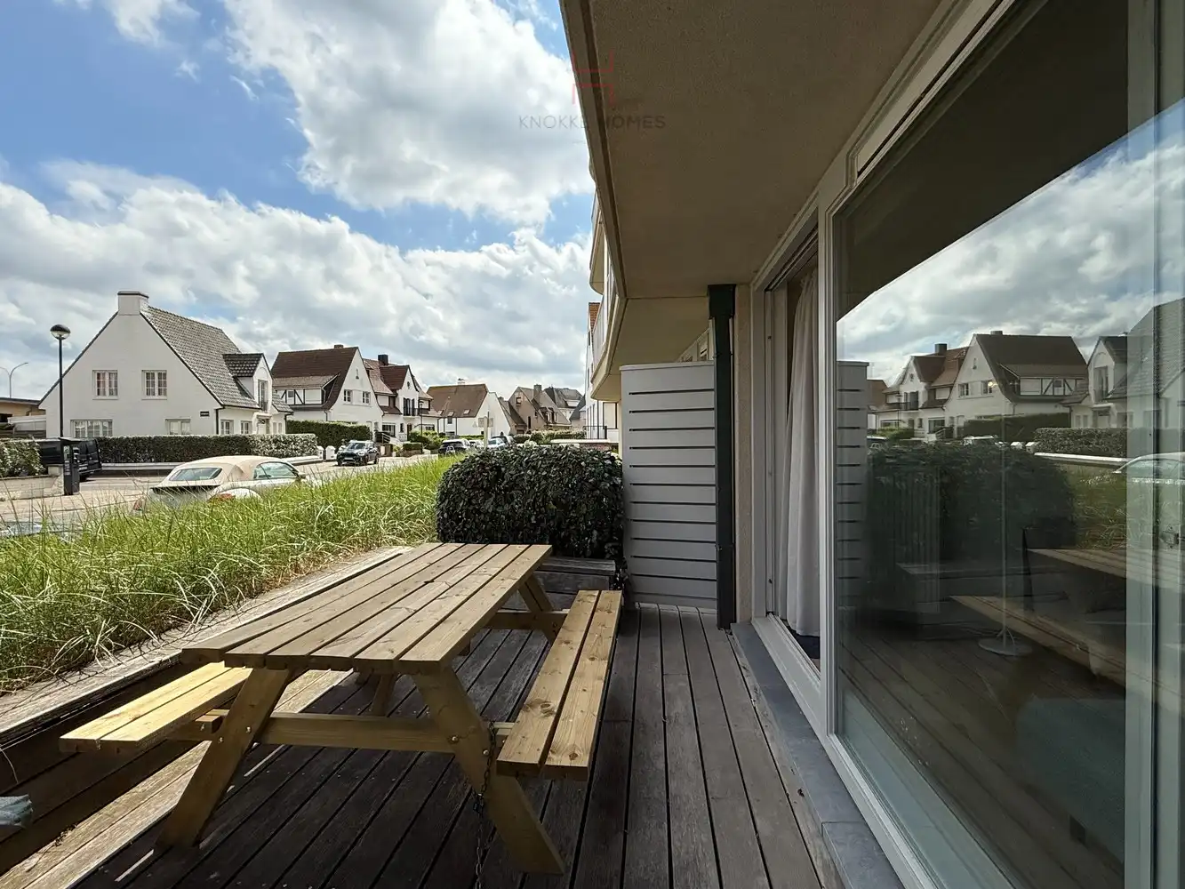 Gemeubeld twee-slaapkamerappartement met zonnig terras foto 11