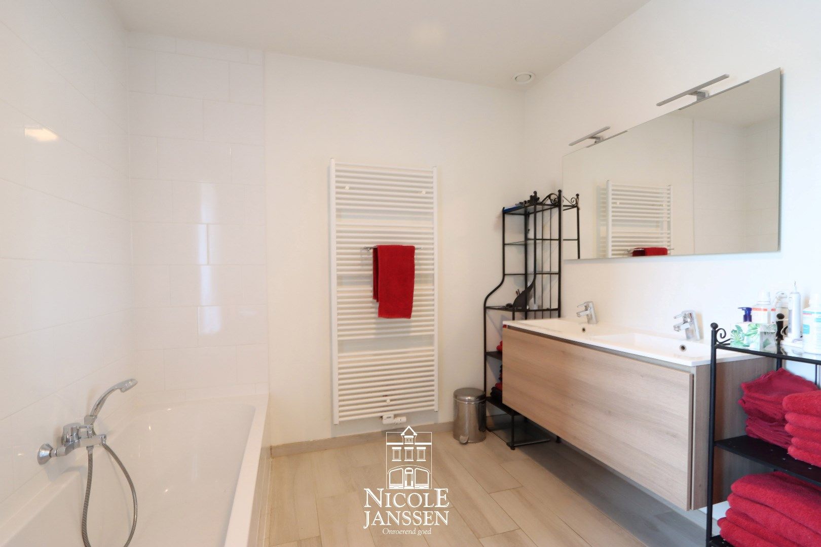 Ruim ingedeeld penthouse met drie slaapkamers en ruim terras in het centrum  foto 13