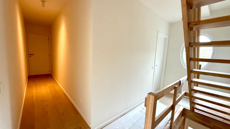 Prachtige vernieuwbouwwoning aan het water in hartje Deinze foto 14