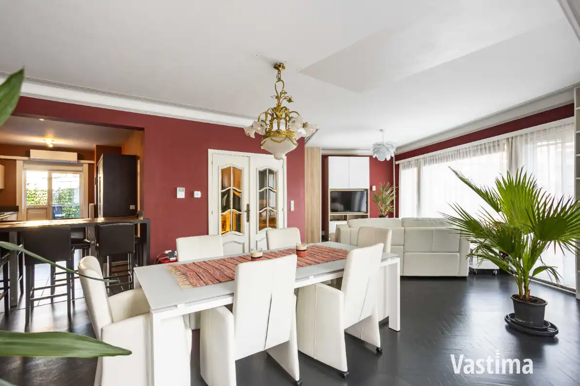 Instapklare dokterswoning met garage en 5 slaapkamers foto 8