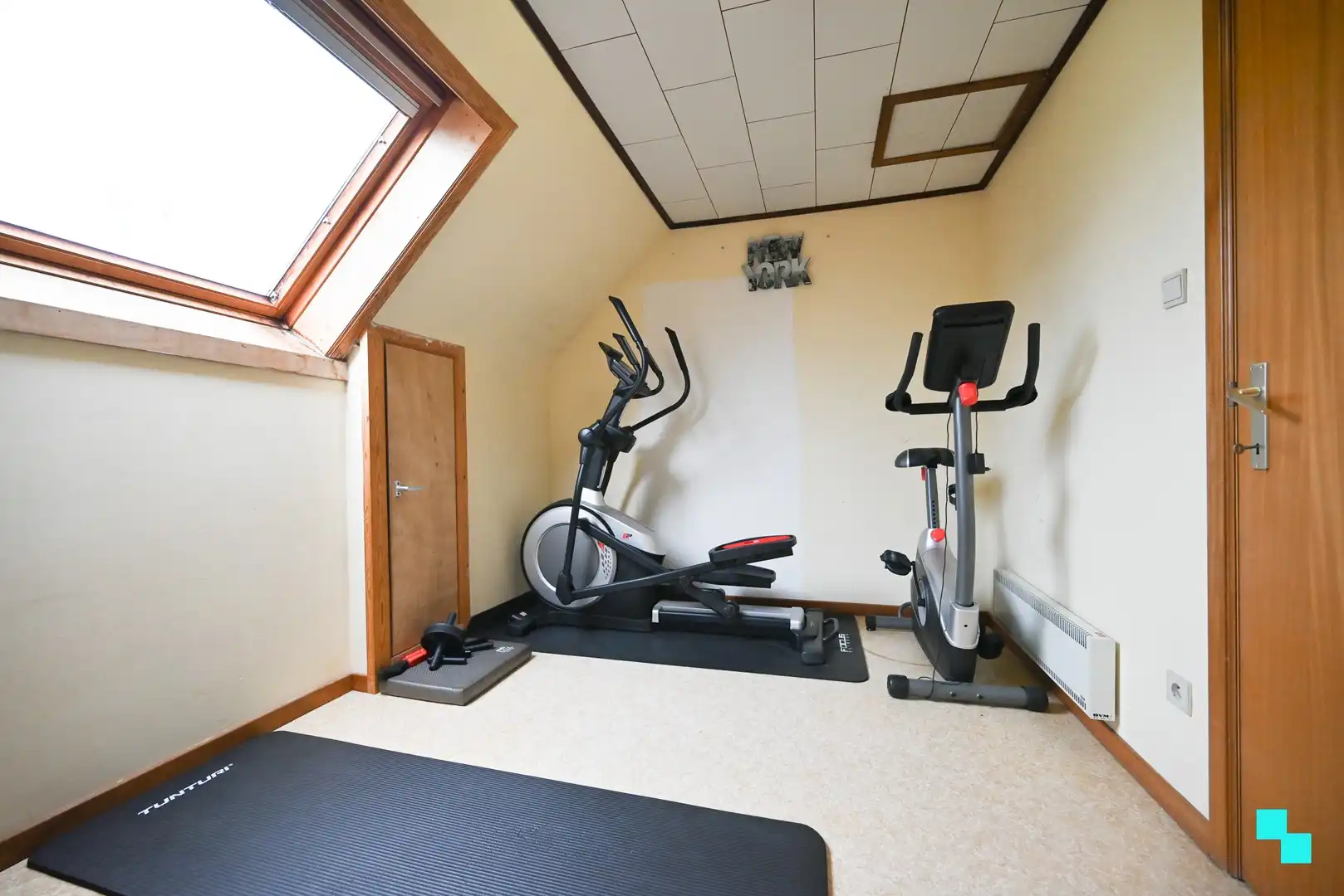 Ruime gezinswoning in doodlopende straat te Izegem foto 27