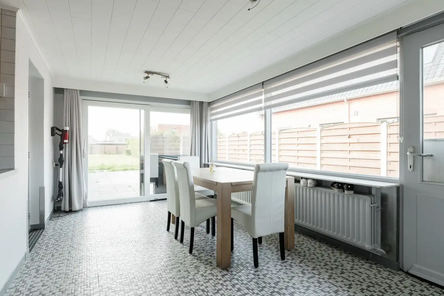 Leuke op te frissen woning 3 SLK woning in een doodlopende straat! foto 7