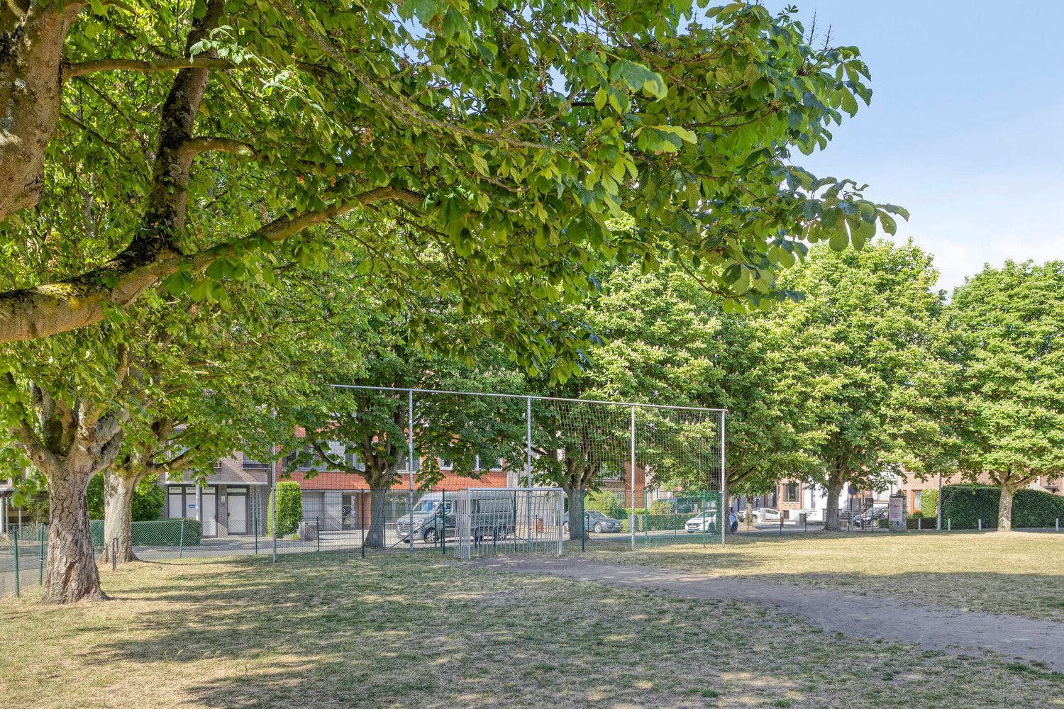 Unieke woning aan het Mertensplein met grote garage, 2 terrassen en tuin! foto 38