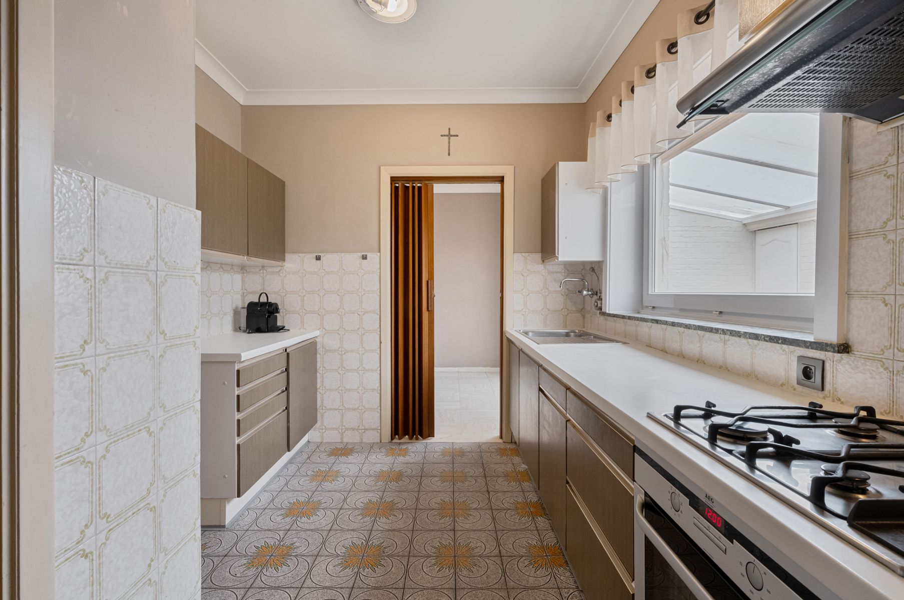 Instapklare halfopen bebouwing met 4 slaapkamers foto 4