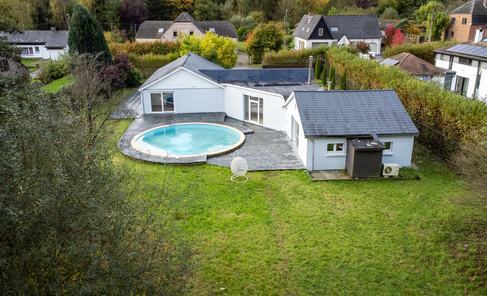 Uitzonderlijke Villa met Zwembad en groot Perceel in Genappe foto 2