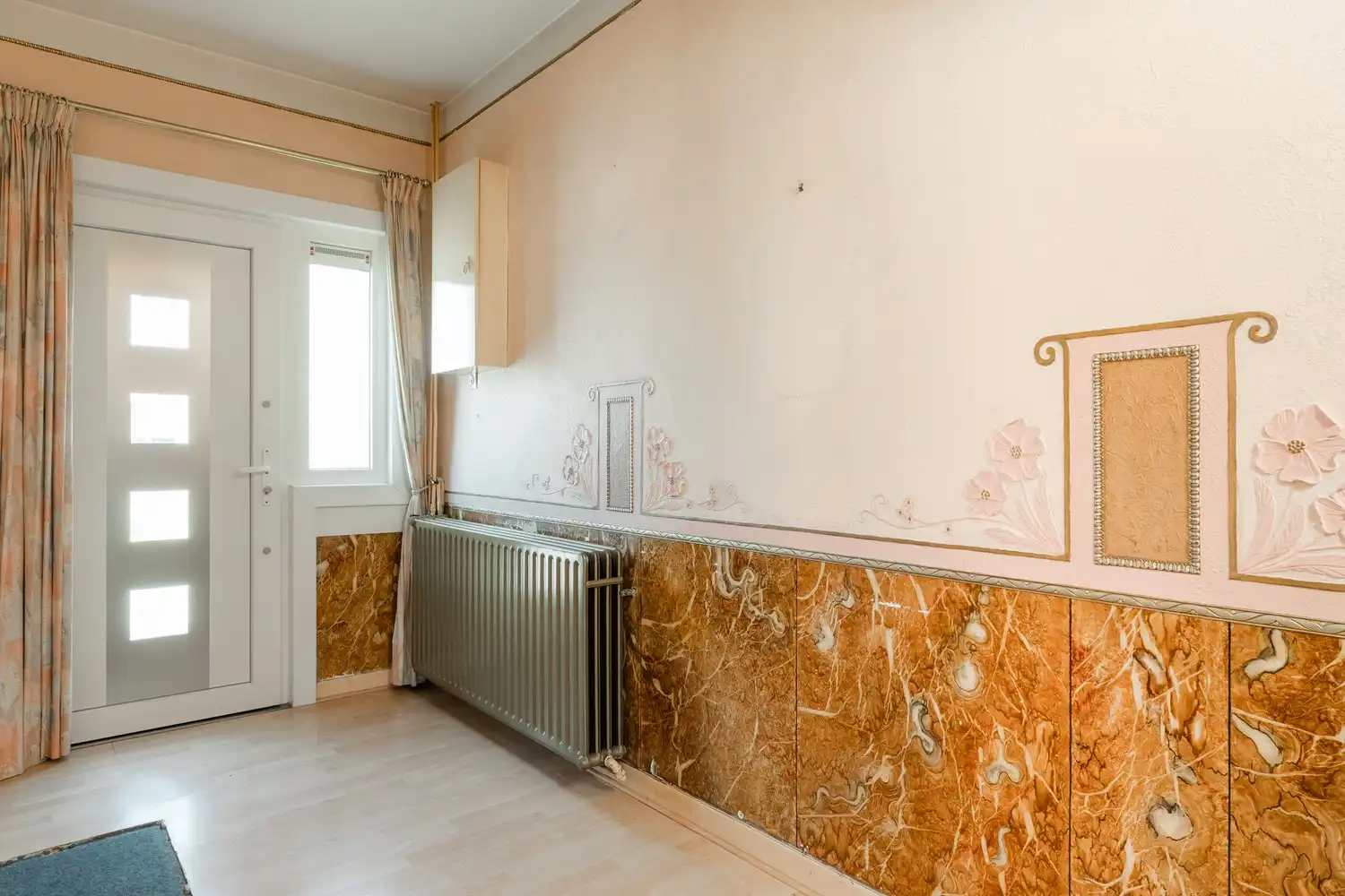 Leuke op te frissen woning 3 SLK woning in een doodlopende straat! foto 2