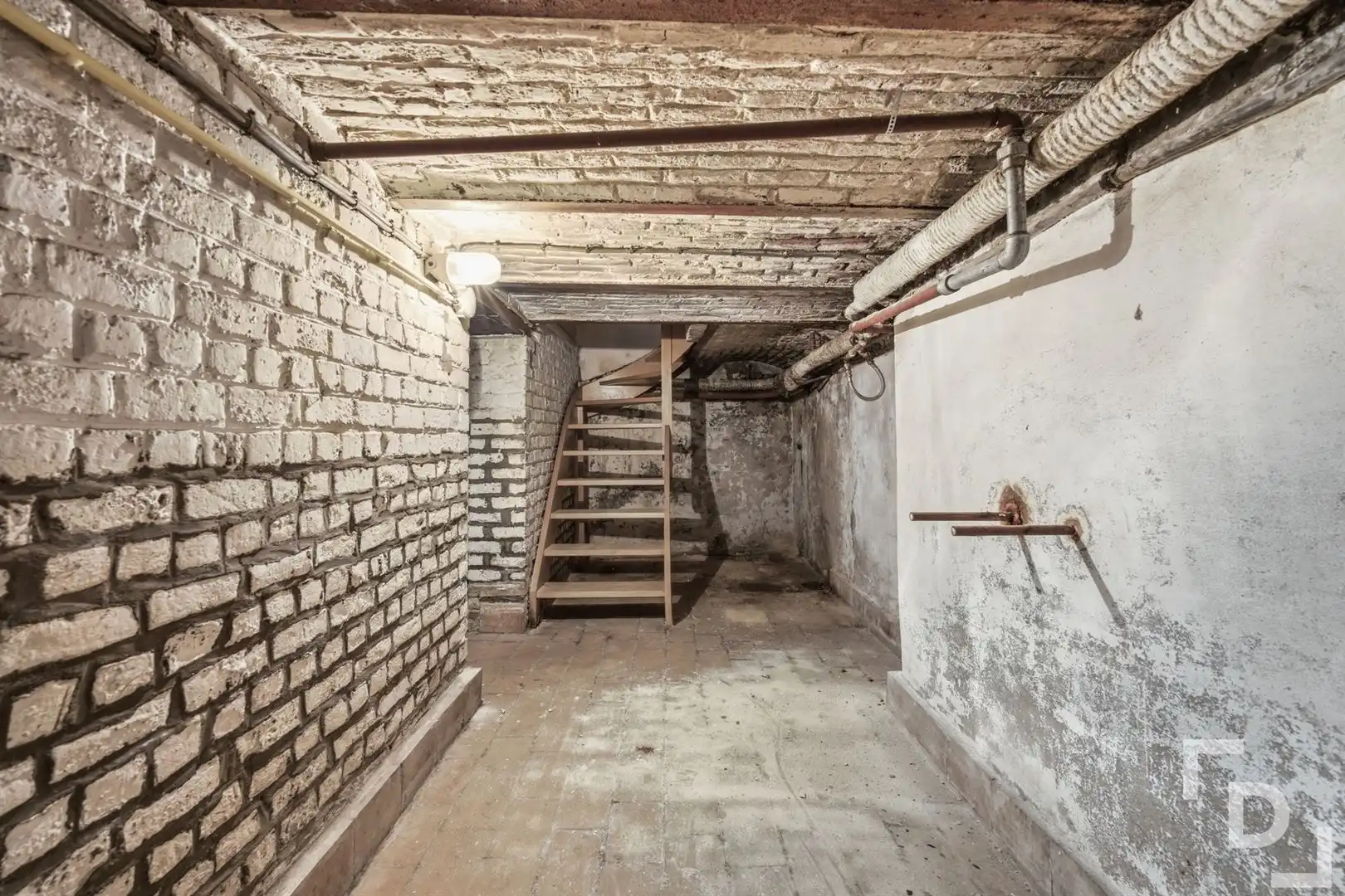 Authentieke herenwoning in centrum Ieper. foto 31