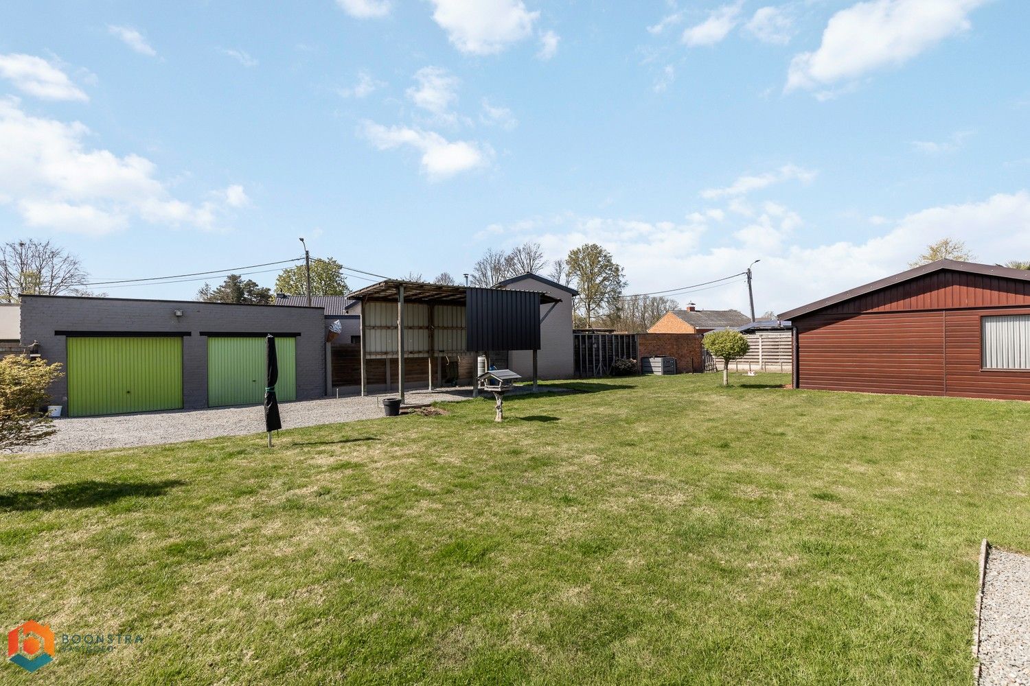 Ruime woning met 5 slpkrs en volledig ingerichte vergunde (woon)chalet 85m² op een perceel van 1117 m² foto 25