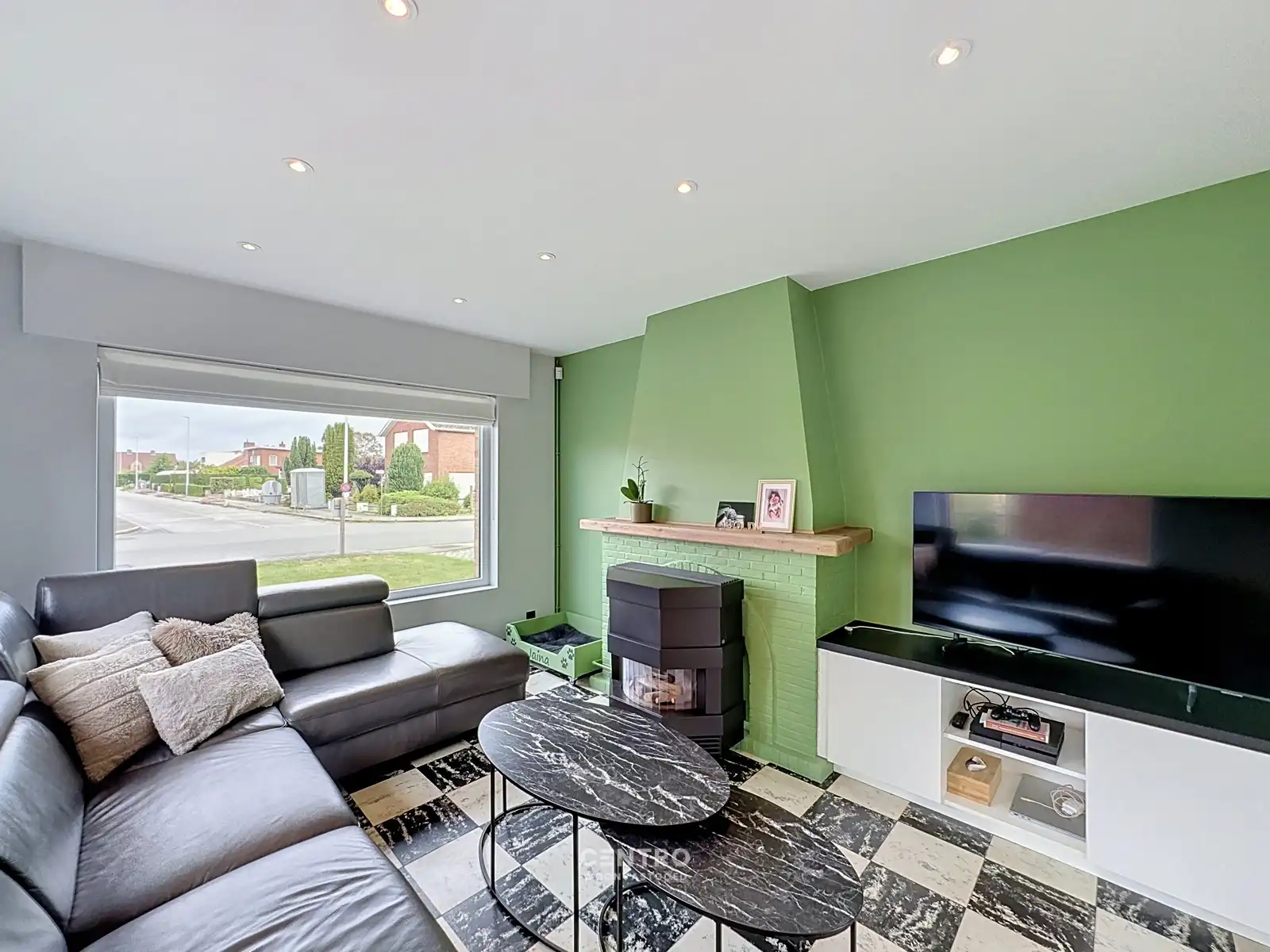 GERENOVEERDE VILLA  met 5 slpks, opslagruimte en ZUIDgerichte tuin! foto 3