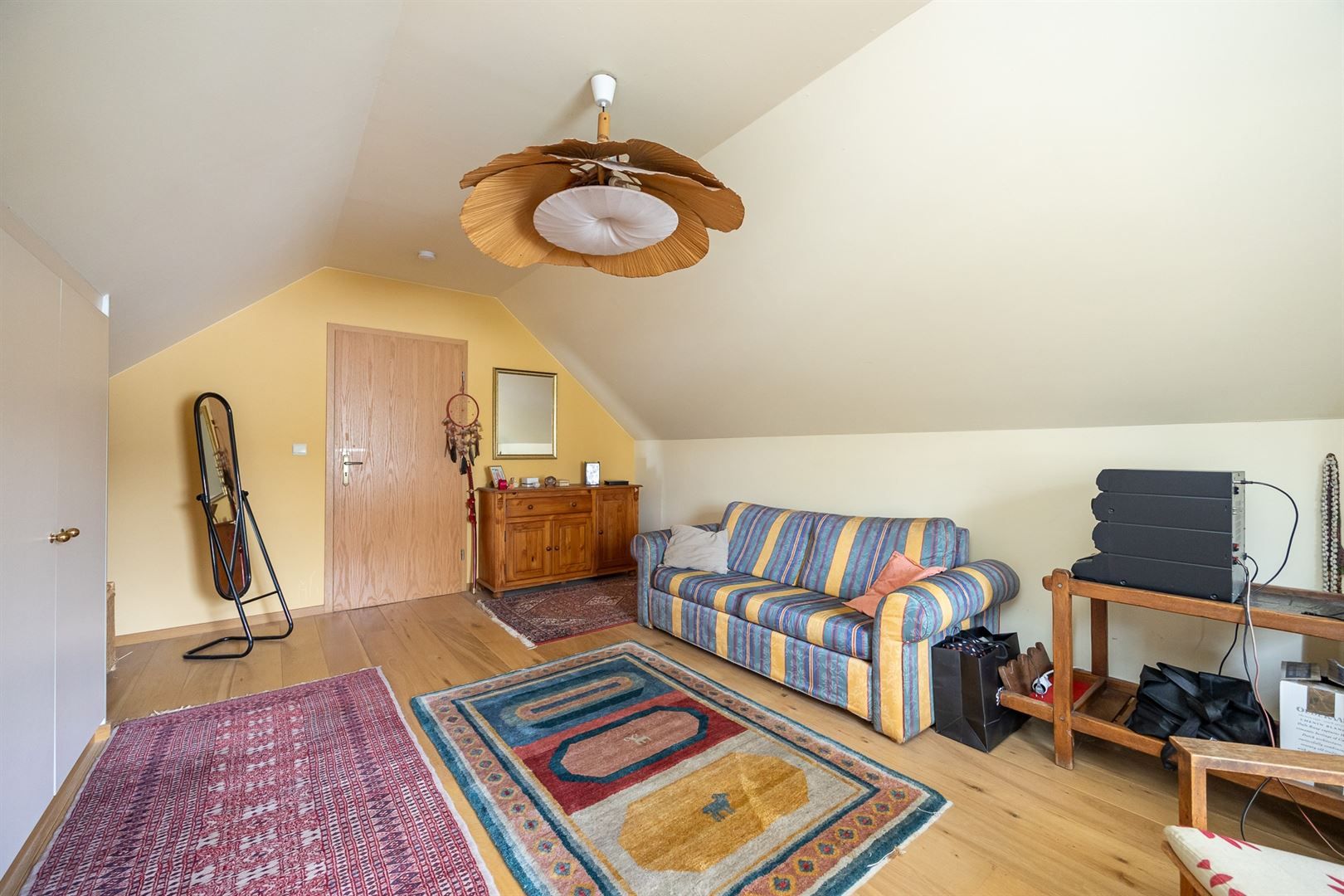 Ruime woning met 3 slaapkamers en grote tuin! foto 10