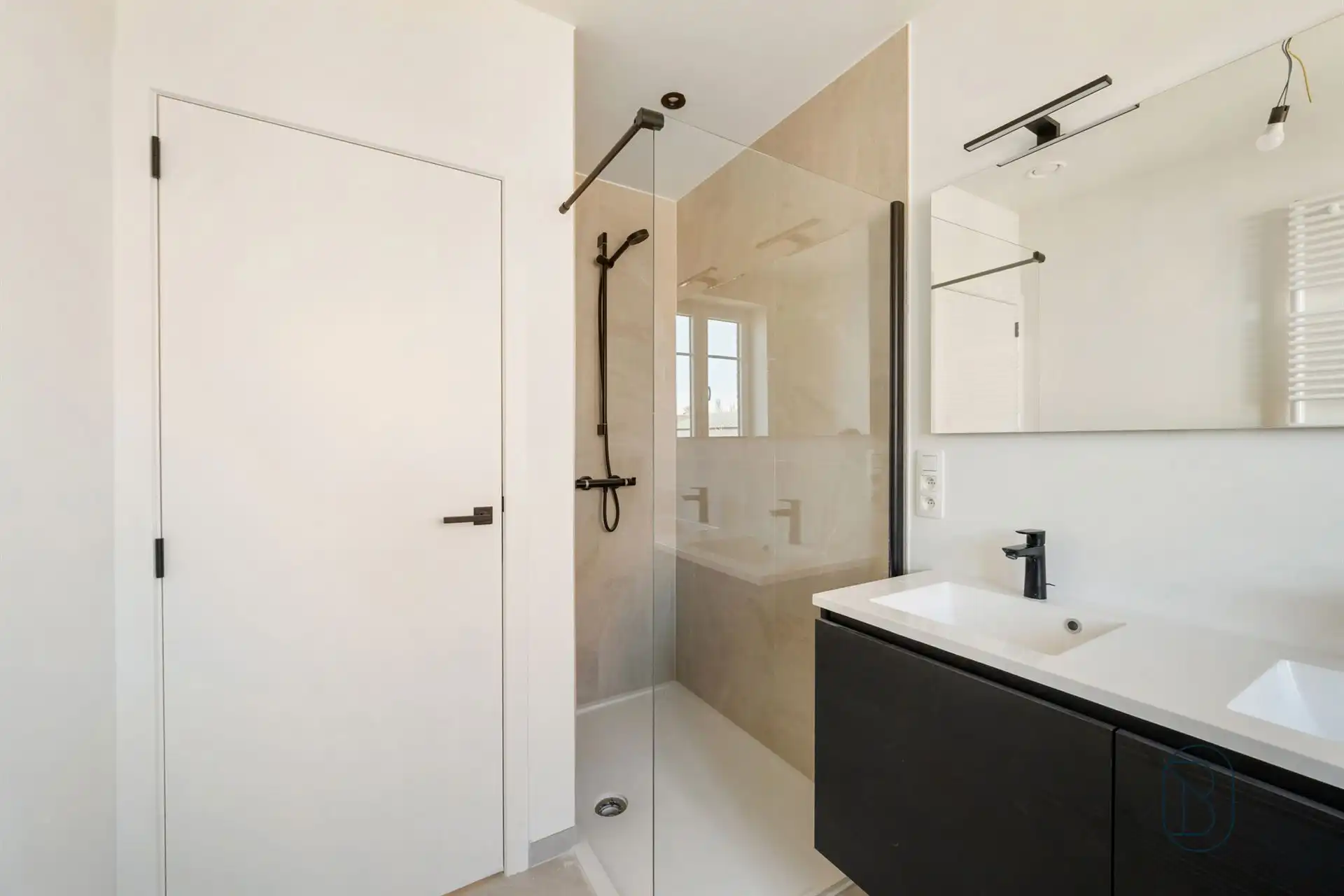 Moderne en landelijke nieuwbouwwoning nabij centrum Waregem! foto 6