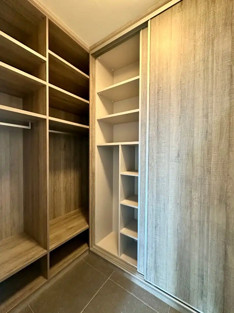 Zeer ruim appartement op goede locatie nabij de Smedenpoort foto 16