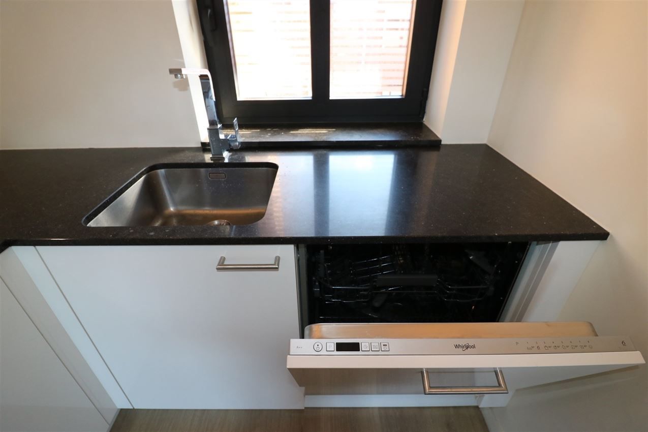 Appartement met 2 slpk., groot terras en autostaanplaats foto 29