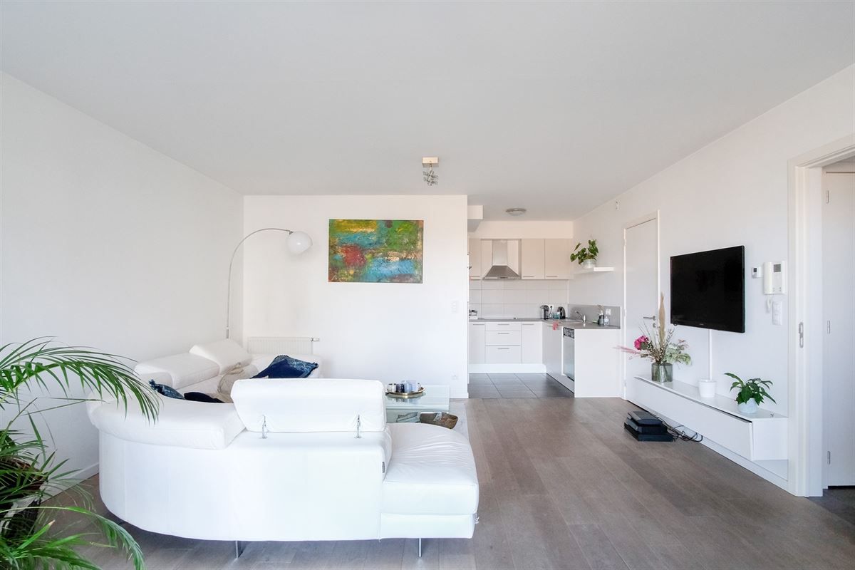 Ruim en modern appartement in het groene Wijnegem foto 10