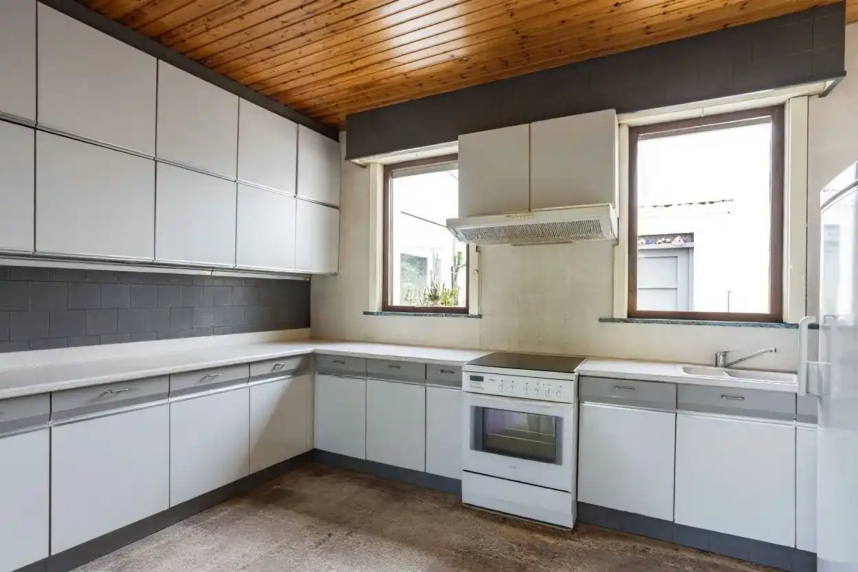 Te renoveren woning met 3 slaapkamers en zolder in Bissegem foto 5