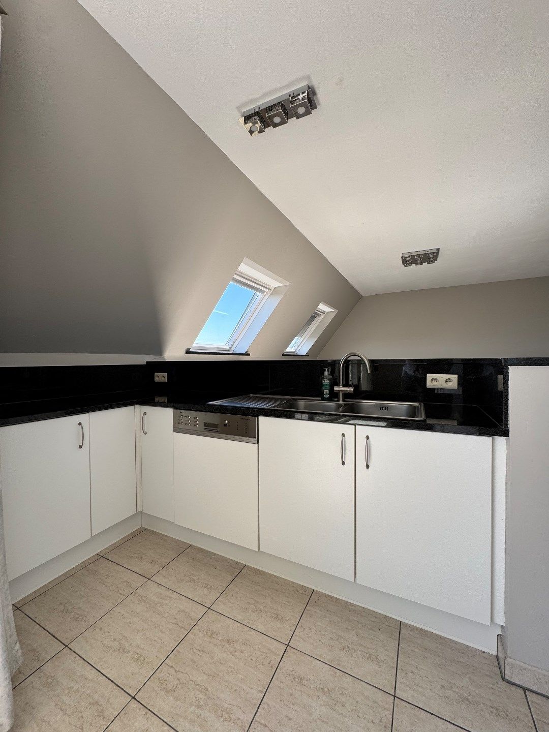 Appartement met 3 slaapkamers en garage te Houthulst  foto 12