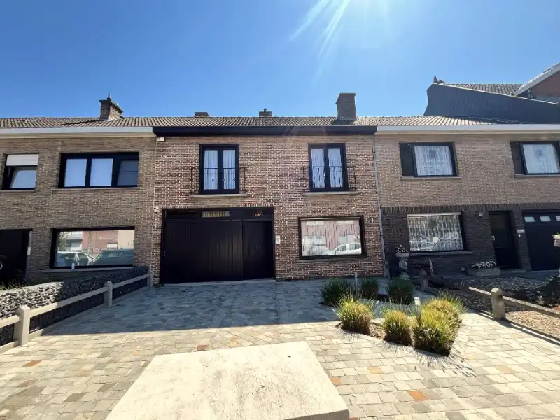 Woning met 3 slpkms en 14 zonnepanelen foto 2